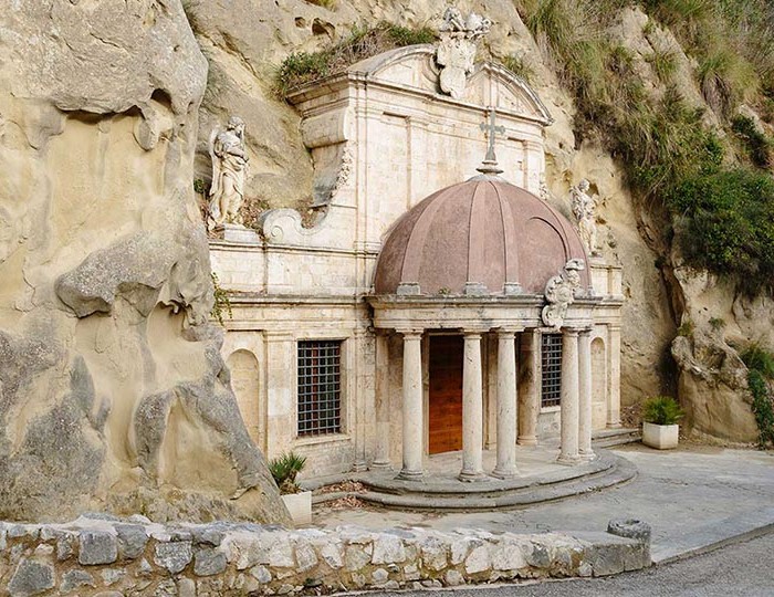 08 Sant'Emidio alle grotte